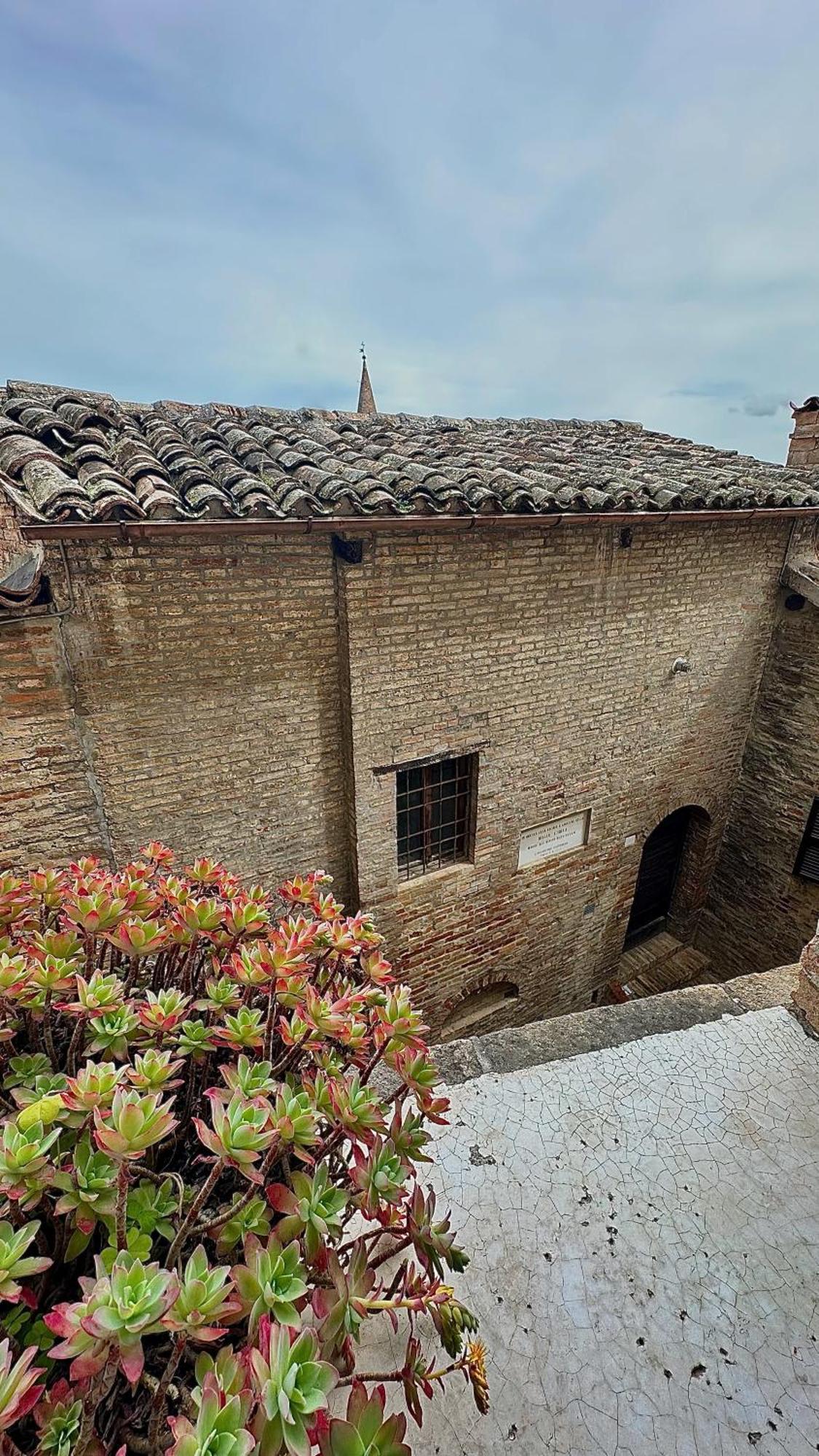 Albergo Hotel Raffaello Urbino Exterior foto