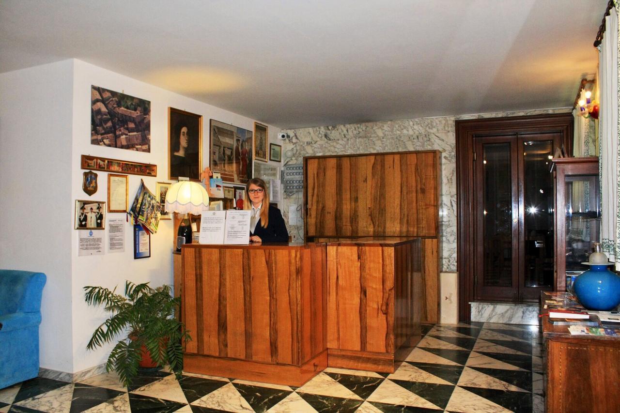 Albergo Hotel Raffaello Urbino Exterior foto